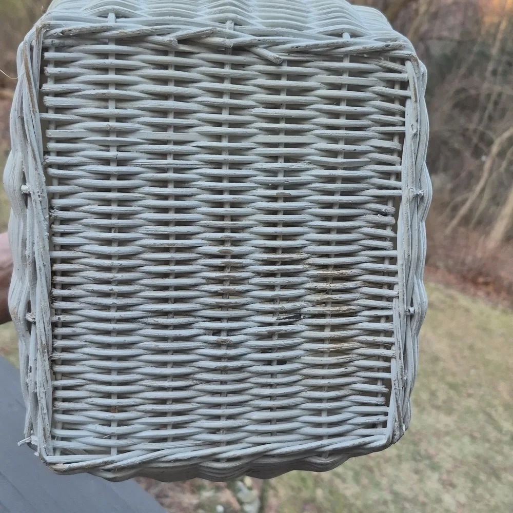 Vintage WhiteWicker Nesting Floral Quilt Metal Handle Basket